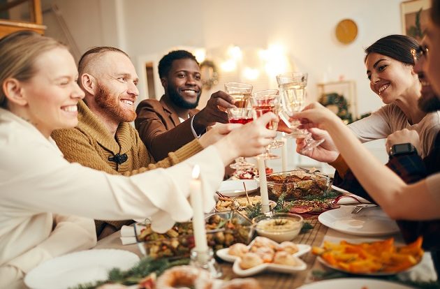 How to Make Your Dining Room Warm and Inviting for the Holiday Season